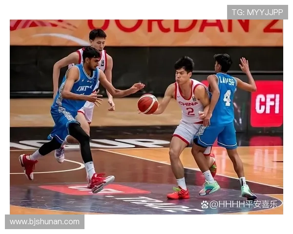 中国男篮逆转击败日本队 成功晋级亚洲杯决赛 中国男篮逆转击败日本队 成功晋级亚洲杯决赛