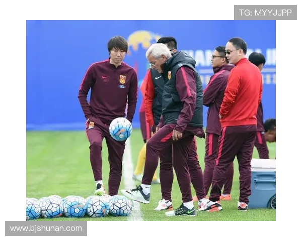 国足再度迎来关键战役全队信心高涨誓要在主场捍卫荣耀 国足再度迎来关键战役全队信心高涨誓要在主场捍卫荣耀