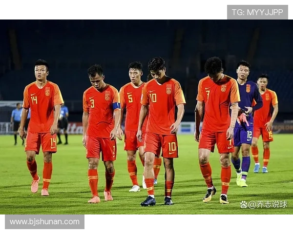 国足鏖战亚洲杯小组赛惊险晋级全场热血沸腾展现中国足球新风貌