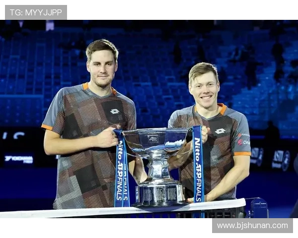 新一轮网球大师赛激战正酣 多位顶级选手争夺年度总冠军荣耀