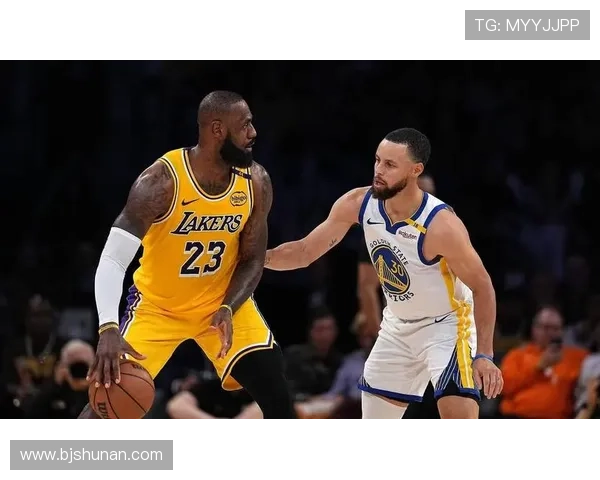 詹姆斯领衔湖人挑战勇士季前赛新阵容 休赛期交易引关注 詹姆斯领衔湖人挑战勇士季前赛新阵容 休赛期交易引关注