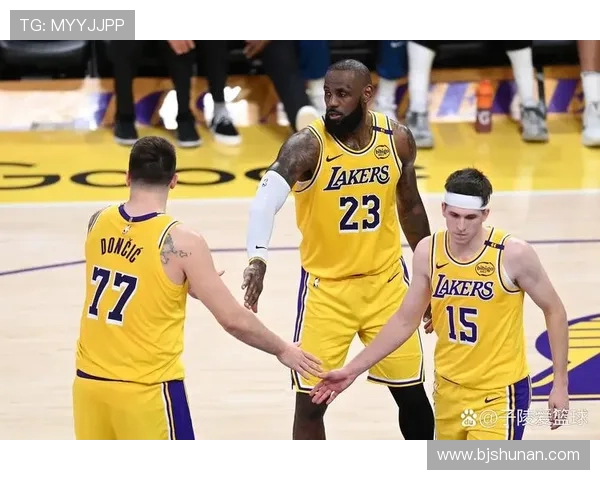 詹姆斯领衔湖人新赛季目标明确 勇士休赛期调整显成效